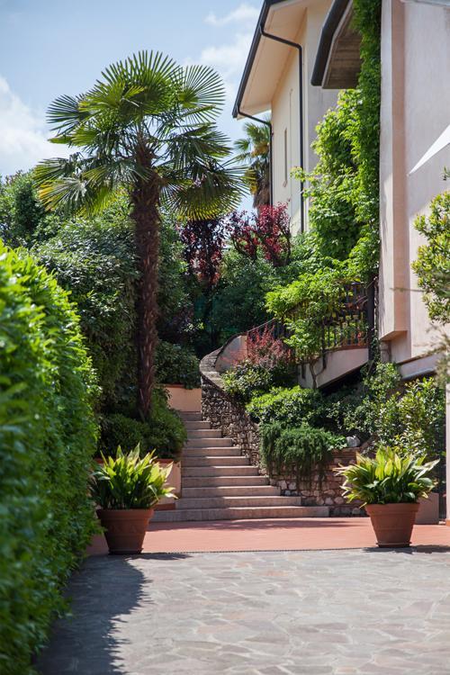 B&B Villa Adriano Дезенцано-дель-Гарда Экстерьер фото