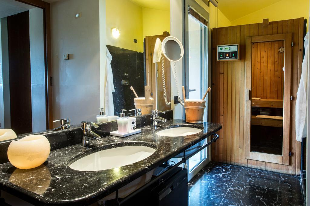 B&B Villa Adriano Дезенцано-дель-Гарда Экстерьер фото