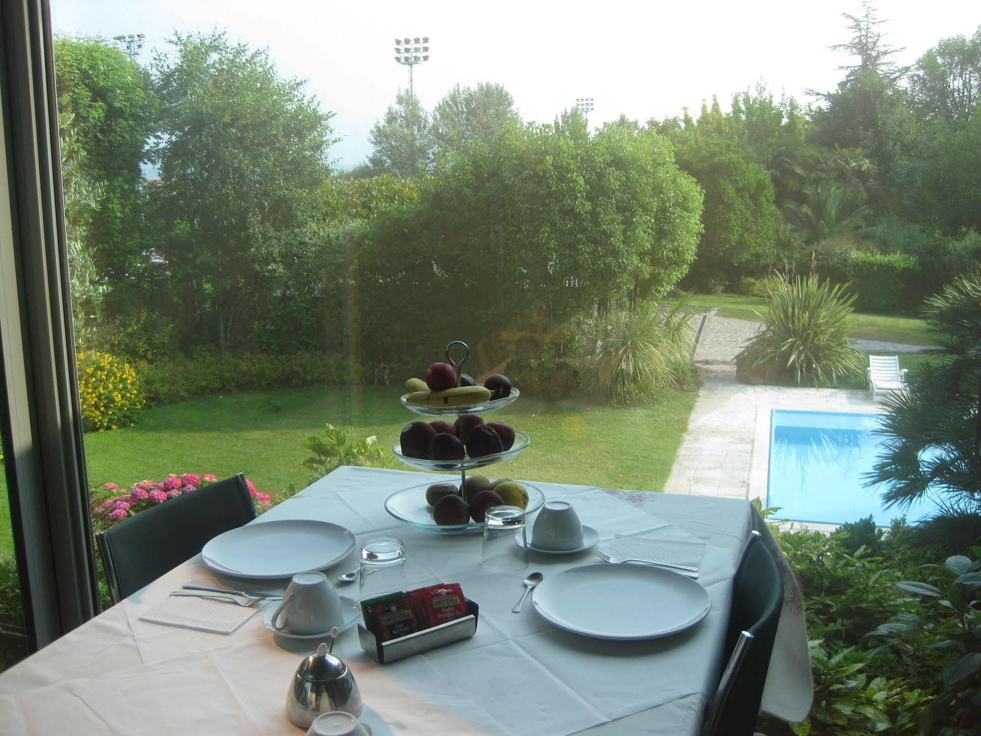 B&B Villa Adriano Дезенцано-дель-Гарда Экстерьер фото